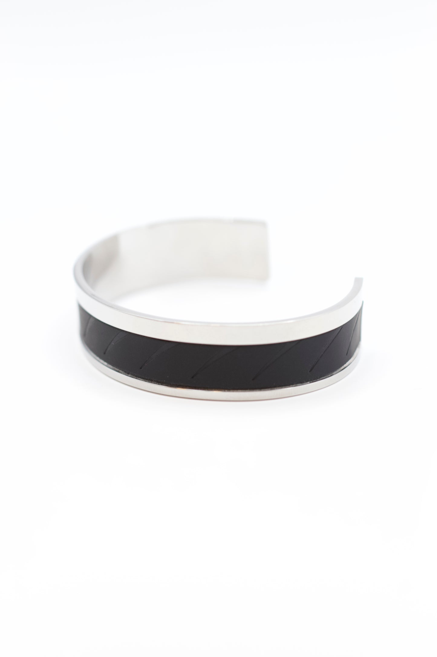 Tire Pattern Metal Cuff - Silver