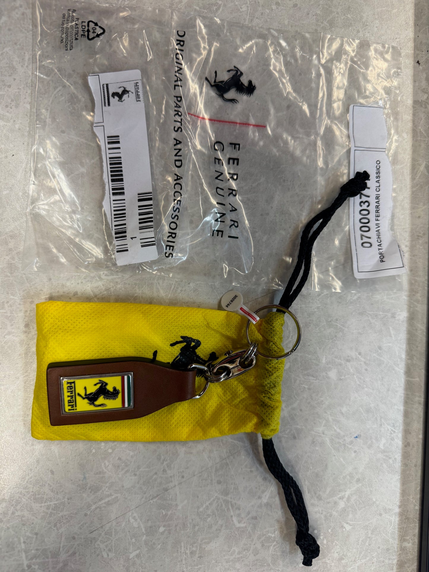FERRARI CLASSIC KEYRING