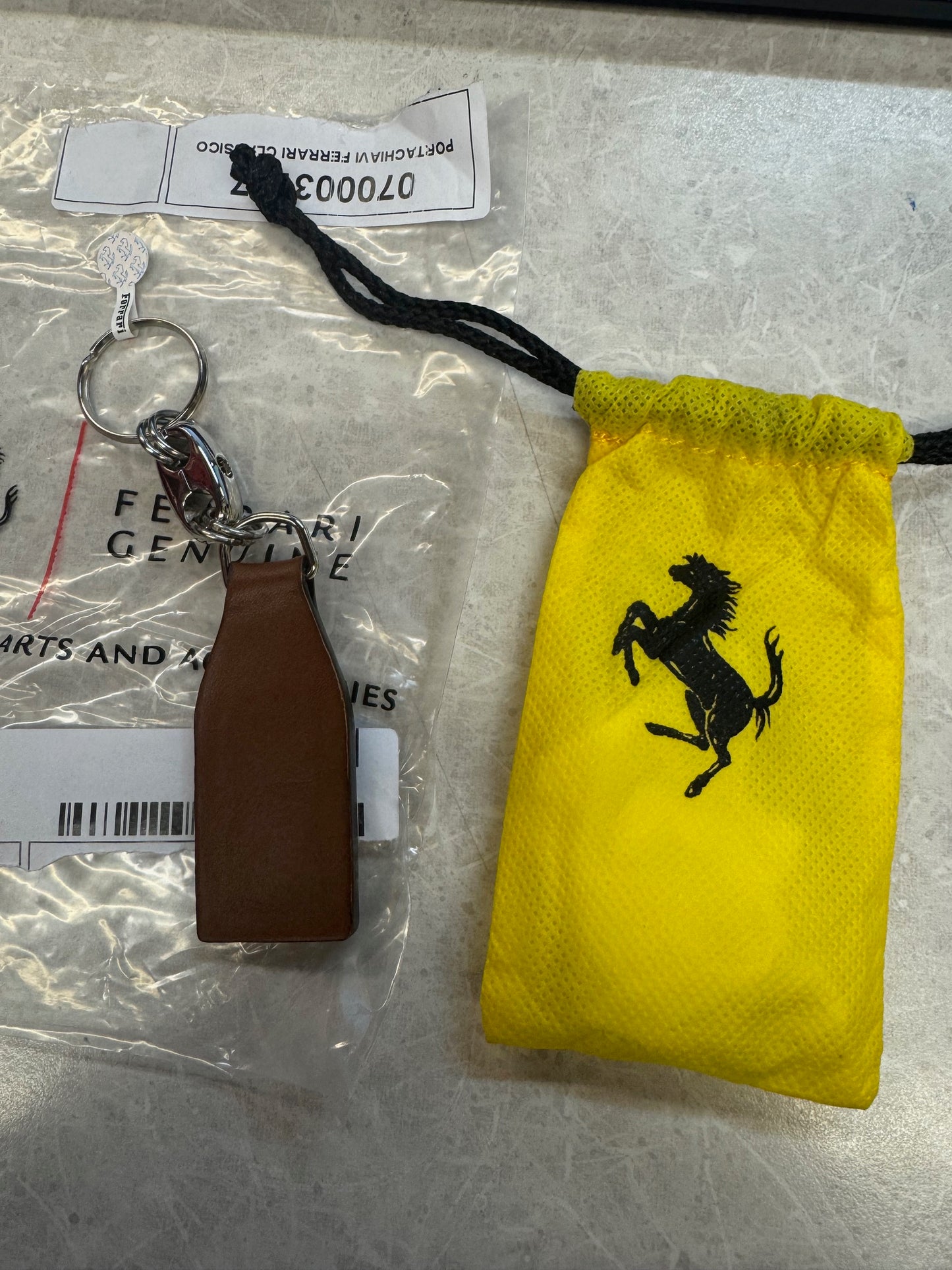 FERRARI CLASSIC KEYRING