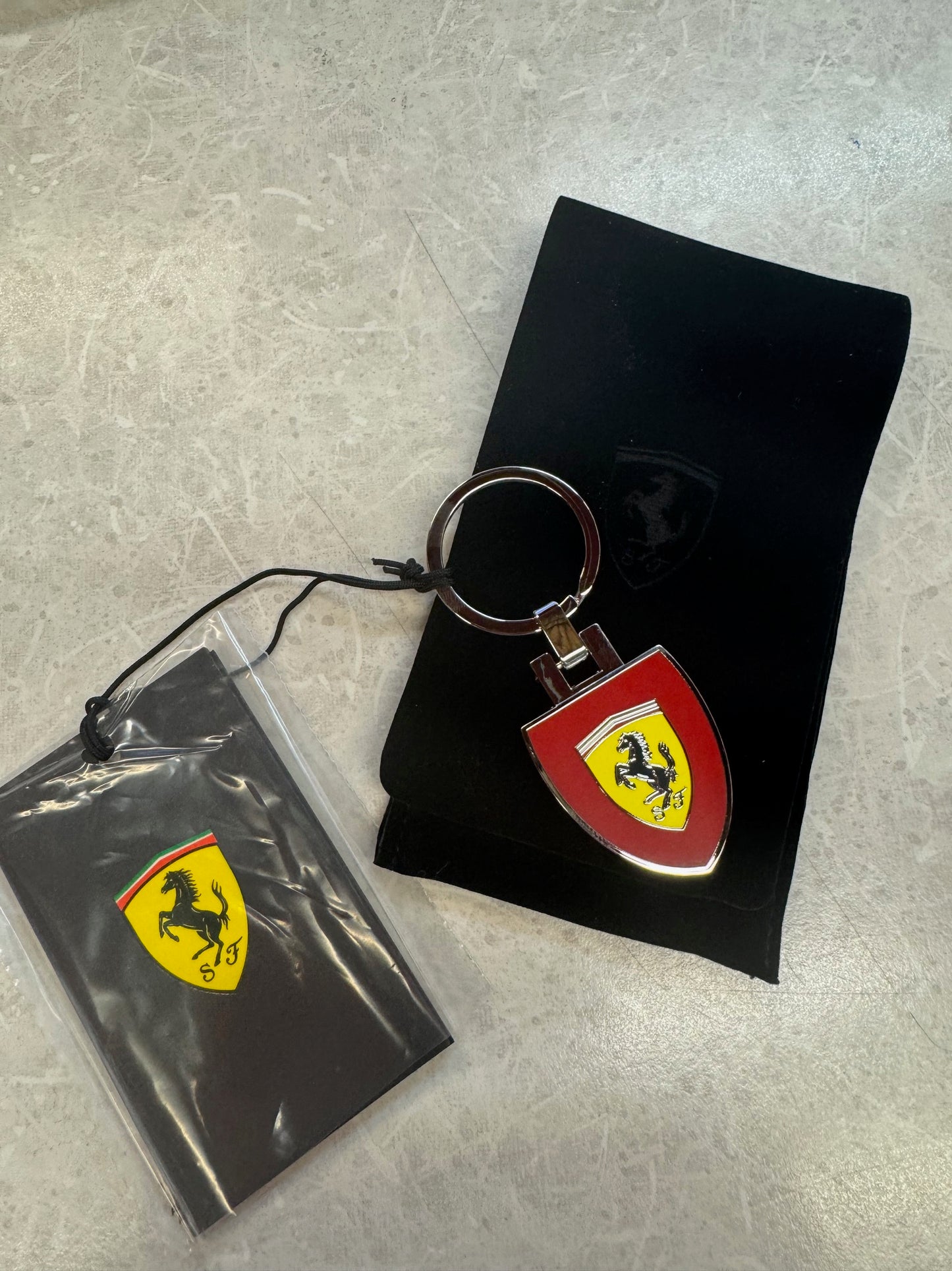 Scudetto Keyring - Red w/ velvety black pouch