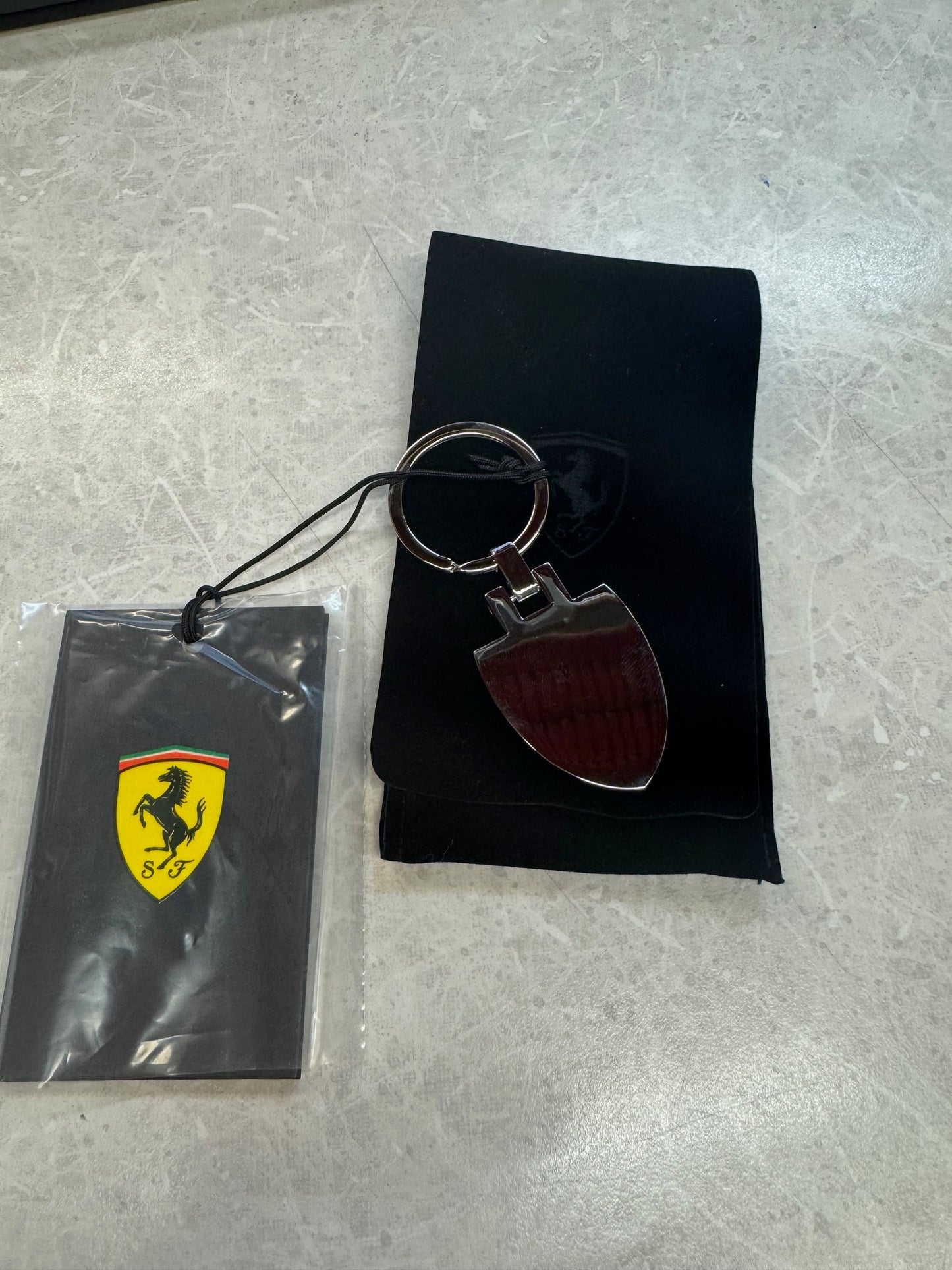 Scudetto Keyring - Red w/ velvety black pouch